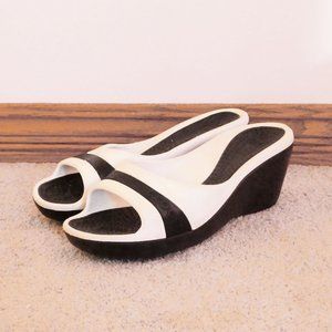 CROCS Size 7 Navy and White Wedges in EUC